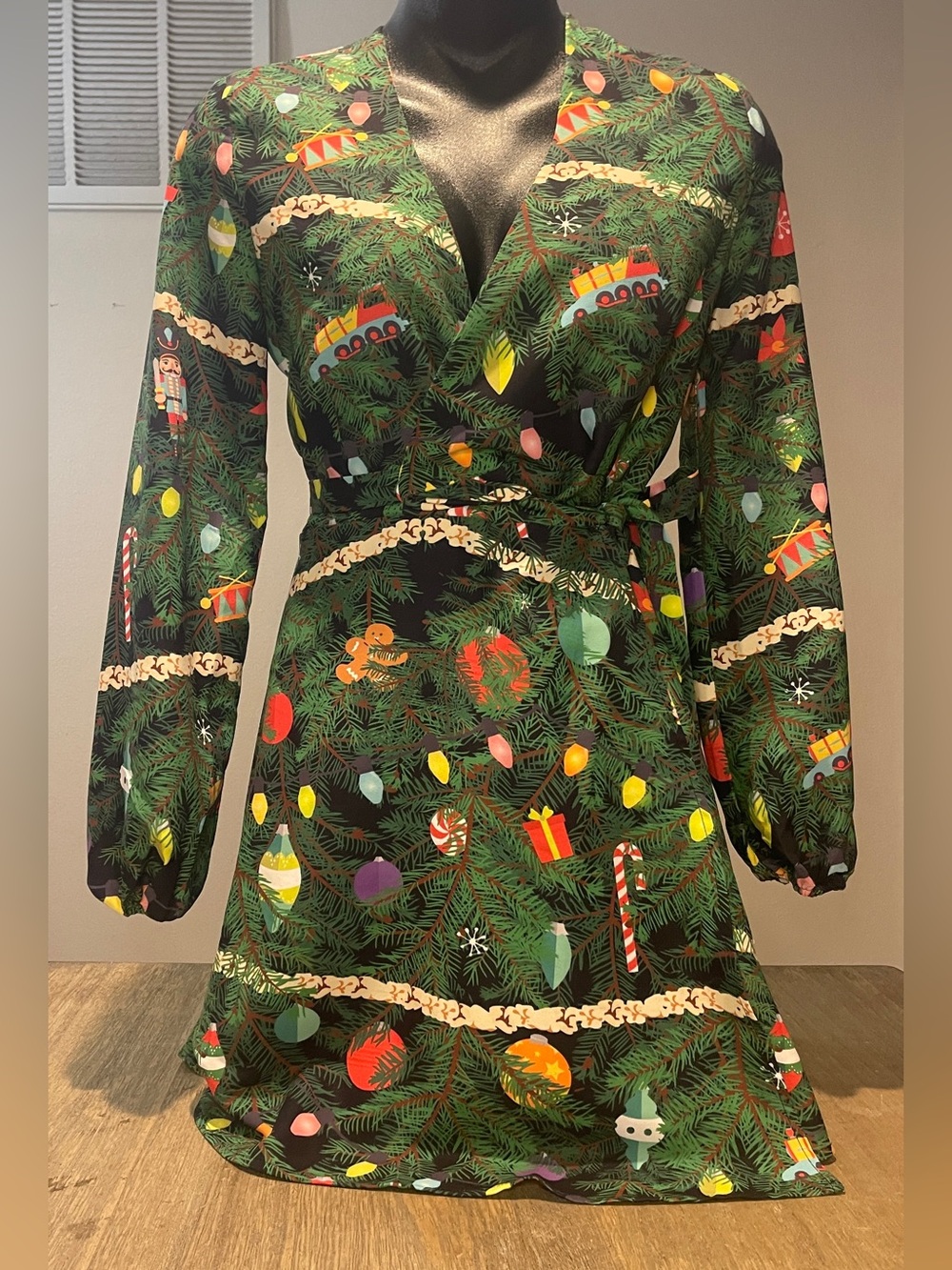 Shinesty Green Long-Sleeve Holiday Wrap Dress, Size Small